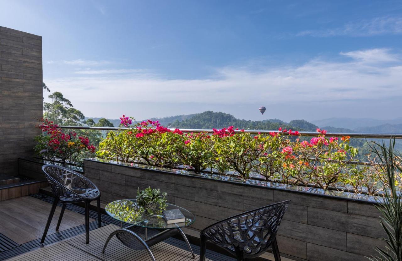 Hotel The Panoramic Getaway Munnar Exterior foto View from the hotel