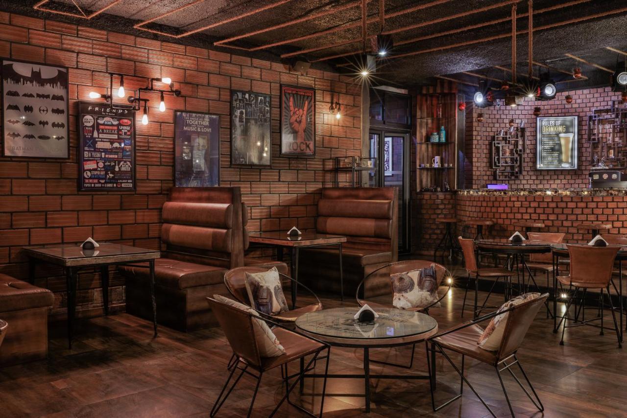 Hotel The Panoramic Getaway Munnar Exterior foto The interior of a restaurant in Dhaka, Bangladesh