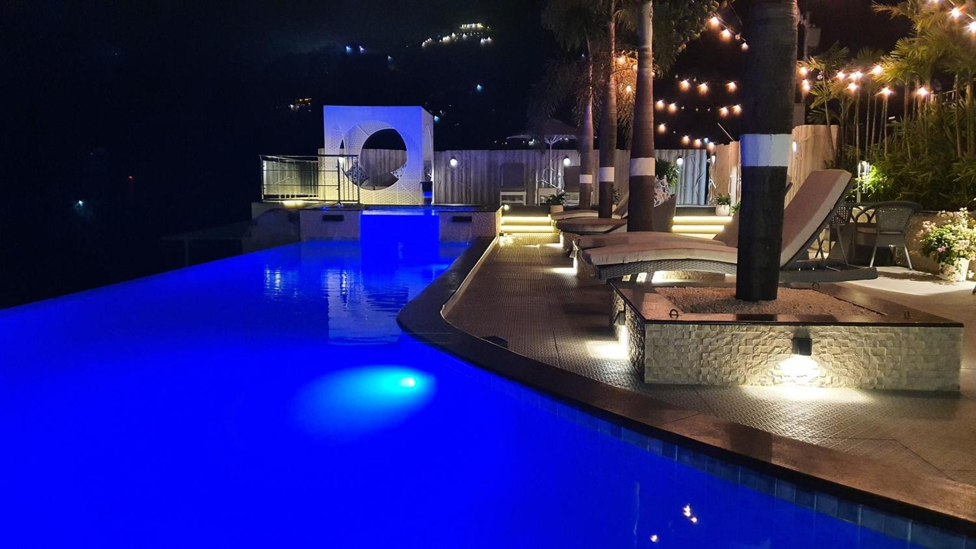 Hotel The Panoramic Getaway Munnar Exterior foto The pool at the hotel